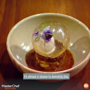 Is it bye bye Reynold's American Apple Pie or will Sarah C's hot wings send her flying into round two? 🇺🇸🥧🌶 | MasterChef Australia