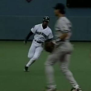 "The Mariners are going to play for the American League Championship. I don't believe it!" Ken Griffey Jr. races all the way from 1st on Edgar Martinez's double to send the Seattle Mariners to the ALCS! 💨 | ESPN
