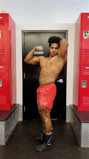 7 comments | New flat bench press PR by 5 pounds 﫴 - #flatbench #flatbenchpress #benchpr #benchpresspr #benchpressing | TheSuperior | Facebook