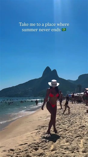 Summers in Brazil are something else 🇧🇷❣️ #brazil🇧🇷 #summervibe #modellifestyle #ipanemabeach