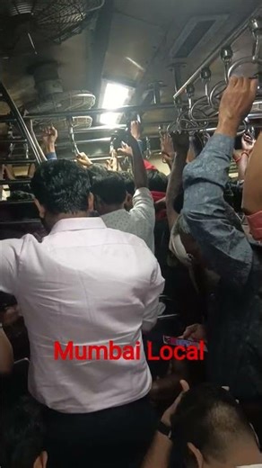 Mumbai Local Train Crowd | Real Rush Hour of Mumbai 🚆