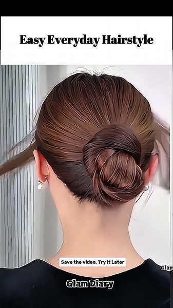 How to Do a Sleek Low Bun | Simple & Elegant Hairstyle for Girls 💇‍♀️ #SleekLowBun #ChignonHairstyle