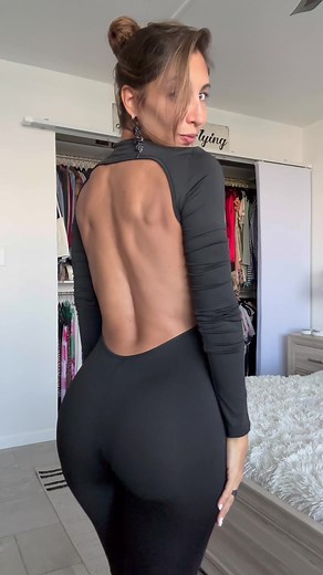 Viral Backless Bodysuit 👀 This will make you feel like Catwoman any day! Pair it with colored heels and a statement purse for an effortless Valentine's Day outfit! ❤️ The bodysuit is from @emmiolofficial - Visit their Tiktok shop and get yours today! #bodysuit #backlessbodysuit #blackbodysuit #ootdinspiration #valentinesdayoutfitideas #outfitideas