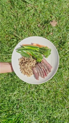 How do you make a balanced meal?