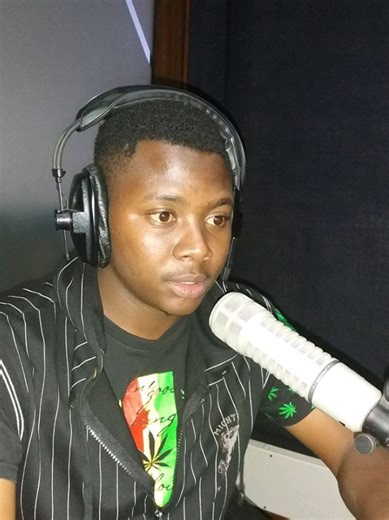 Jado Max yasomeye abaturage amakuru y'impanuka y'imodoka itwaye amashu agenda adasezeye....😅😅😅😅😅😅😅😅😅😅 ‎ ‎Ni iyihe radiyo 📻 Jado Max yakoreye bwa mbere? ‎ ‎Kiss FM ‎RadioTv10 ‎Flash FM ‎Urban Radio ‎Radio Isangano Best Friend Test...👀🤔📑 ‎ ‎Muziranye bingana Ute? ‎ ‎(Follow @fredonfocus for more updates) ‎ ‎#transfers #fyp #fypppppppppppppppppppppppppppppppppppppppppppppppppppppppppppppppppppp #PremierLeague #football