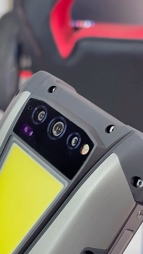 Unboxing y primeras impresiones del #Unihertz Tank. La nueva apuesta por parte de la marca experta en rugged phones. Me gusto ver un procesador decente. La experiencia no debería de ser para usuarios demandantes pero tenemos que tener una buena duración de batería… La optimización es más importante que la capacidad. #tech #tecnología #josechtv | JosechTV