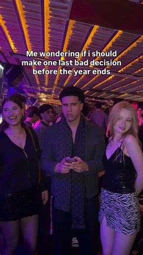 AWorrld | Should i?🤔 Are u coming ABROAD🇺🇸 In Barcelona?📍DM RIGHT NOW😍📥 EVERY DAY: Free entries, Free VIPS with bottles, Skiplines in the best... | Instagram