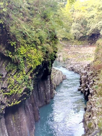 「柱状節理（ちゅうじょうせつり）〜阿蘇山の火砕流によって出来た」とは？簡単解説〜高千穂峡