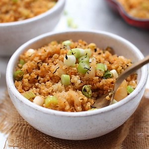 141K views · 114 reactions | This easy KIMCHI FRIED QUINOA recipe uses just 5 ingredients and is ready in less than 10 minutes. It's a perfect side dish or used as a base for stir fry! RECIPE >> https://www.simplyquinoa.com/5-ingredient-kimchi-fried-quinoa/ | Simply Quinoa | Facebook