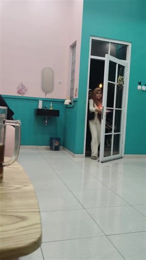 Happy Birthday Celebration: Slow Motion Moments