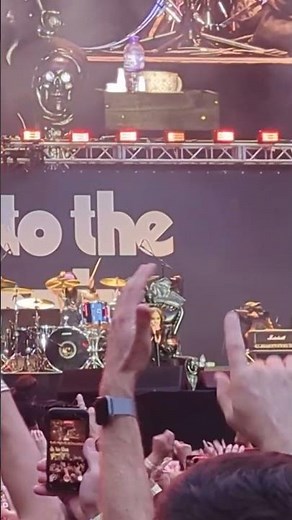 Watch Ozzy Osbourne perform final concert with Black Sabbath in front of 40,000 fans #shorts