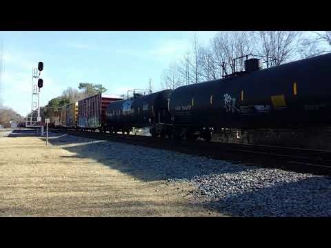 2025-12-27 CSX L225 at Selma with 539 a YN2