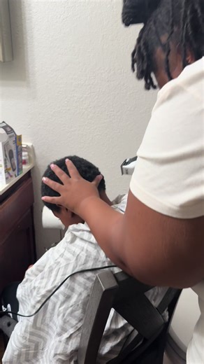 Single Mom Haircuts at Home Using Wahl Clippers