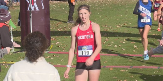 Medford’s Kahn signs with Minnesota-Crookston