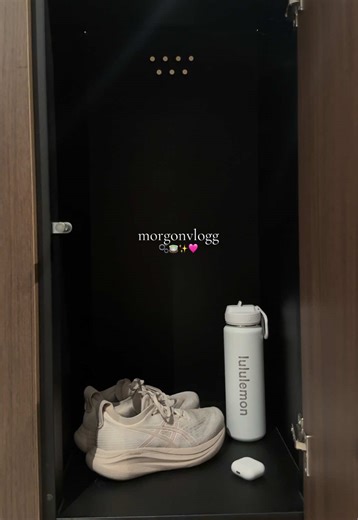 Min morgon🤍🤍 #vlogg #morgon #frukost #svensktiktok #smoothiebowl