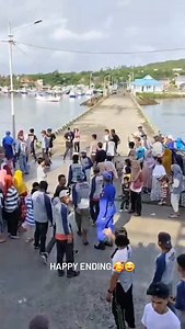 54K views · 6.5K reactions | Perjuangan yang tidak sia-sia... Akhirnya sang wanita ikut bersama sang pujaan hati ke negeri Kalimantan 殺  Semoga hidup bahagia celamanya 殺爐 Cc Ikhal Saha Al Mandari #polman_update #romantis #passarang #majene | Polman Update | Facebook