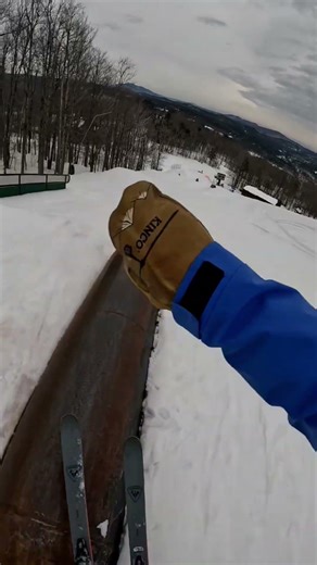 grinding some tubes #skiing #ski #terrainpark