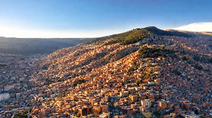 Bolivias Mountain Capital La Paz Above The Valley