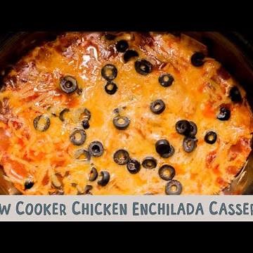 🍽️🌶️ Slow Cooker Chicken Enchilada Casserole: A Layered, One-Pot Wonder! 🧅🍗✨
