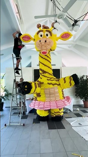 LARGEST ballon costume in the world!