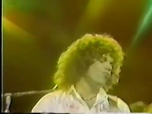 429K views · 12K reactions | Hope you're staying safe and warm! We'll do our part to help with the 1974 Version of "퐑퐢퐝퐢퐧' 퐓퐡퐞 퐒퐭퐨퐫퐦 퐎퐮퐭" with Mike Murphy, former lead singer of REO and 퐆퐫퐞퐠퐠 퐏퐡퐢퐥퐛퐢퐧 on bass and a 25 year old 퐆퐚퐫퐲 퐑퐢퐜퐡퐫퐚퐭퐡. | Gary Richrath - Guitar Legend | Facebook