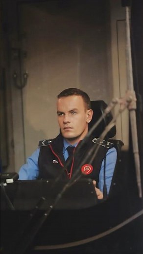 Take picture of the train driver #streetphotography