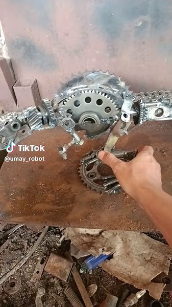 miniatur t- Rex dinobot #robot #metalart #transformers #pajangan #seniinstalasi