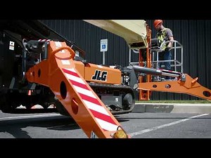 JLG® X660SJ Compact Crawler Boom Lift | Envelope Tracking for More Efficiency