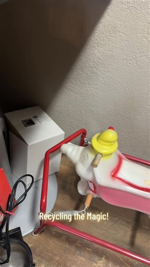 I visited the new Recycling the MAGIC store today! Oh my goshhhhh this is a Disney fans paradise! 😃 So much memorabilia from years ago, it’s a walk down memory lane! They get new inventory all the time, so be sure to check them out! | The Main Street Mouse