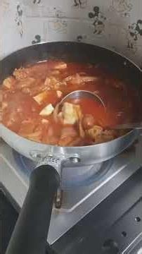 今夜はトマト鍋です⑧ 多忙な日も⭐トマトパワーで🍅葉酸とビタミンCを食べて疲れを癒してほしいです🌙