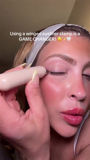 Winged Eyeliner Tips for a Flawless Look