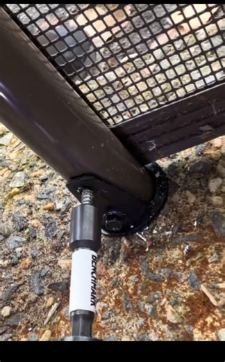 Ta ville dit NON aux clôtures amovibles ? 😩 Pas de stress 😎 👉 Enfant Sécure a LA solution avec nos ancrages permanents — 100% conforme, 100% sécuritaires ! 📍 1111 Route Harwood, Vaudreuil-Dorion 📞 800-635-3926 📧 info@enfantsecure.com 🌐 www.enfantsecure.com #PiscineSécurisée #EnfantSécure #Québec #CloturePiscine | Clôture de Piscine Enfant Sécure