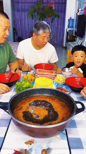 450K views · 3K reactions | Family dinner mukbang #fyp #eat #asmr #mukbang #mukbangfoodasmr #eatingshow #foodmukbang #mukbangeat | Muk bang | Facebook