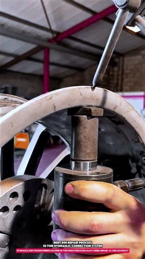Hydraulic Rim Straightening Machine 10 Ton Force Precision Alloy Wheel Repair ±0.3 mm Accuracy