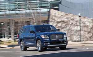 2018 Lincoln Navigator Test: Colossal Scale Cool