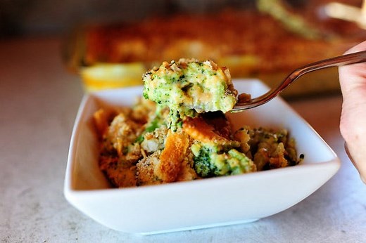 This Cheesy Broccoli Casserole Has a Buttery Cracker Topping