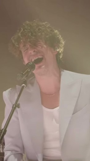 Charlie Puth: Live Performance of 'Suffer'