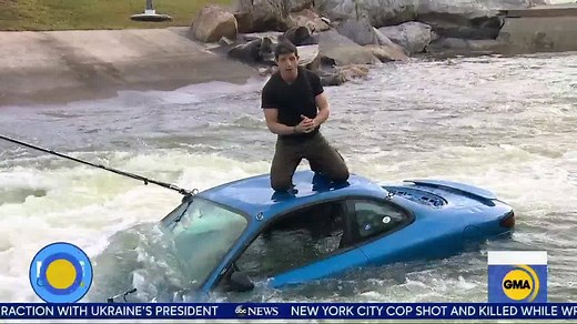 Matt Gutman demonstrates how to safely escape a flash flood LIVE on GMA. “Turn around, don’t drown.” https://gma.abc/2nfYa3X | Good Morning America