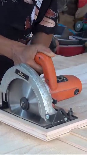 10K views · 152 reactions | DIY Circular Saw Track Guide Rail For Perfect Crosscut Techniques | Woodworking TV | Facebook