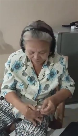 Beauty secret kag bag reveal ni Nanay Tuging... One of my treasured memories of my beloved nanay... | Helen Gacer