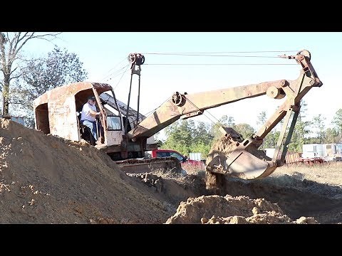 Moving Dirt With 1940s Cable Operated Bucyrus-Erie 15-B Crane - Classic Construction At Work!