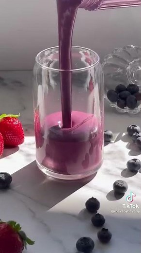 How to make very berry protein smoothie. Please subscribe for more recipes