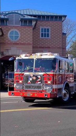 DCFD Truck 12 Responding #Shorts #dcfd