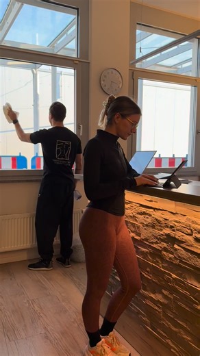 Therapiezentrum Tobias Knauber on Instagram: "Viele Menschen - viele Geschichten. Da erlebt man echt was. 🥹 #smile #work #physio #explorepage #trending"