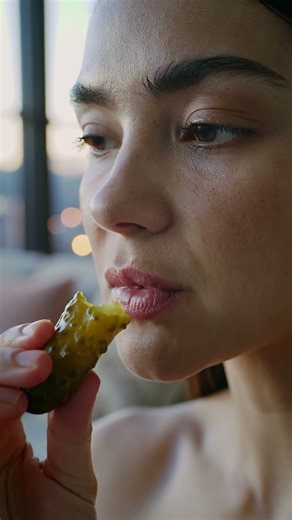 Pickle ASMR 🥒💚 | Crunchy Sounds & Cozy Vibes #ASMR #Pickle #CrunchySounds #Relaxing