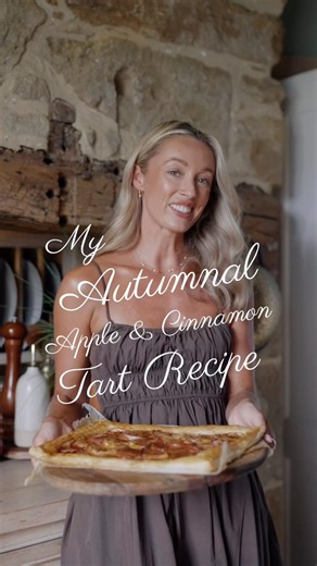 Save this delicious apple and cinnamon tart recipe for your next autumn bake 🤎🍂#autumn #baking