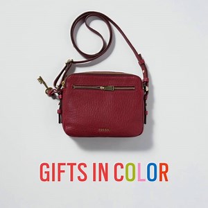 It’s time to start shopping! Remember, gifts are 25% off this weekend! Use code GIFT25 online. #GiftBrilliantly http://foss.sl/61848y6q2 | Fossil