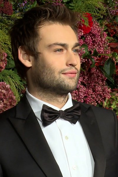 Douglas Booth, una estrella con estilo, fuerza y alma