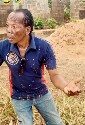 Workers Escaped From Falling Building