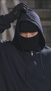 187K views · 2.2K reactions |  La máscara cayó. El atacante era Austin Theory. Y como si fuera poco, Bron Breakker destrozó a CM Punk con una Spear brutal. RAW terminó en absoluto caos.  #WWERAW | WWE España | Facebook